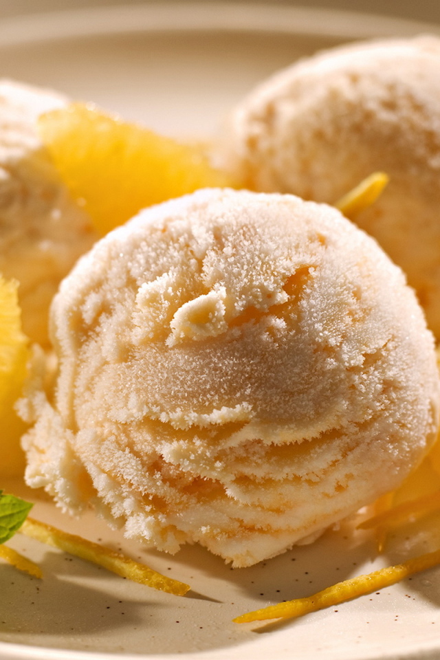 Мороженое с фруктами