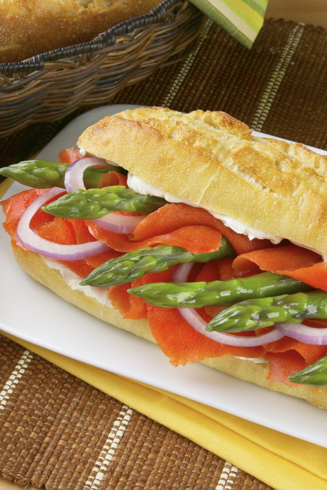 Бутерброд со спаржей