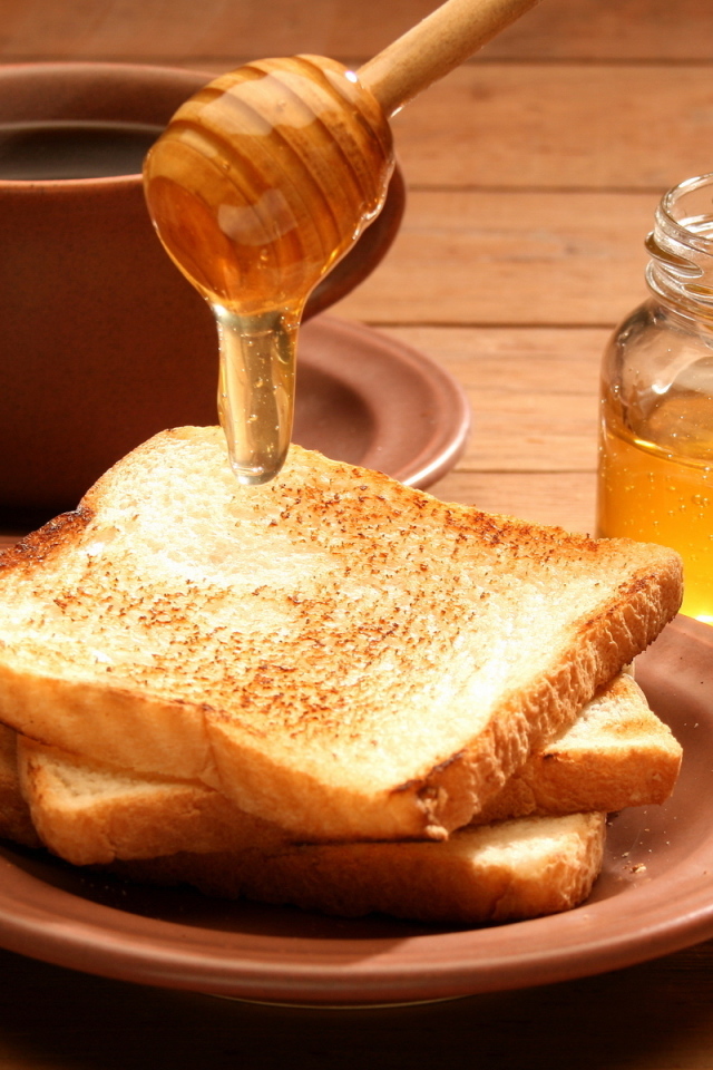 Чай, тосты с медом