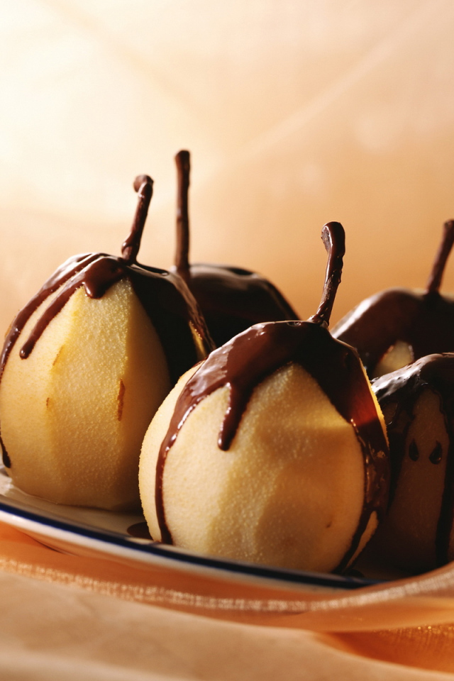 Груша в шоколаде
