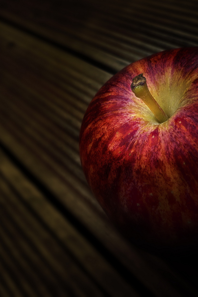 Спелое яблоко