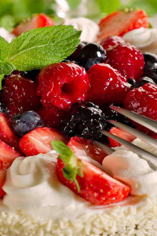 Торт с ягодами