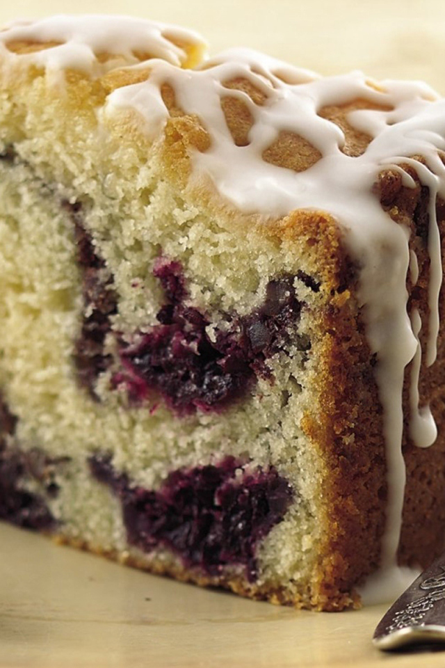 Кекс с ежевикой