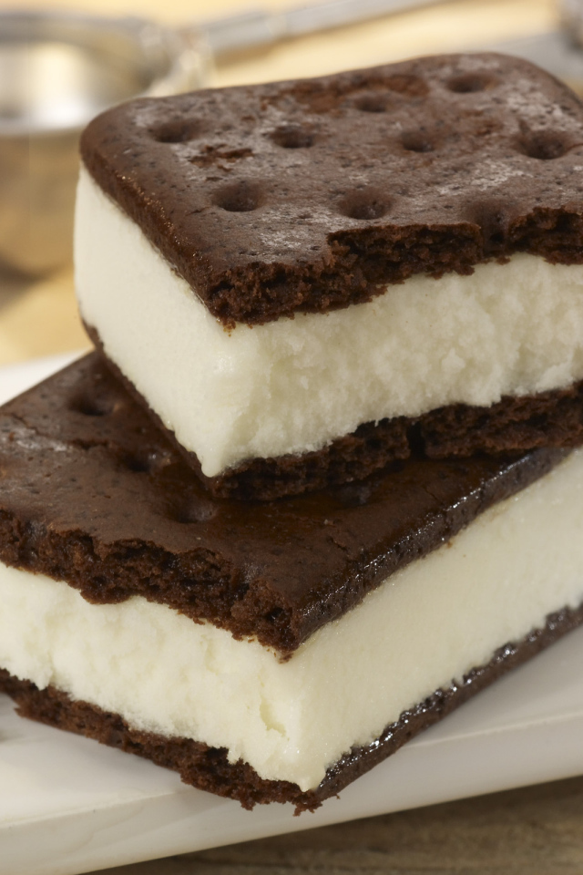 Мороженое с печеньем