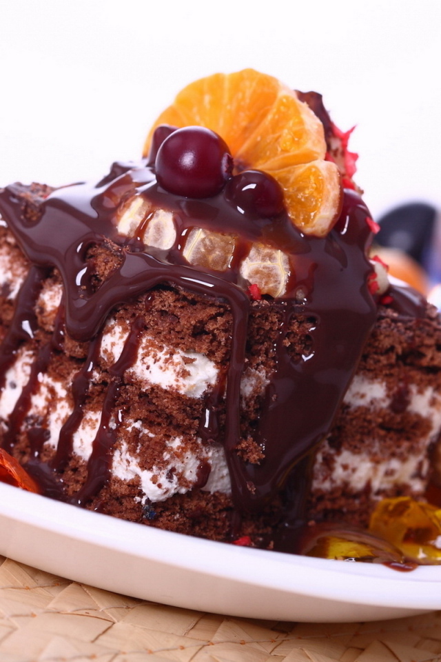 Кусочек фруктового торта