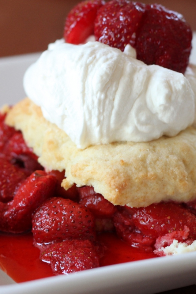 Клубничный десерт