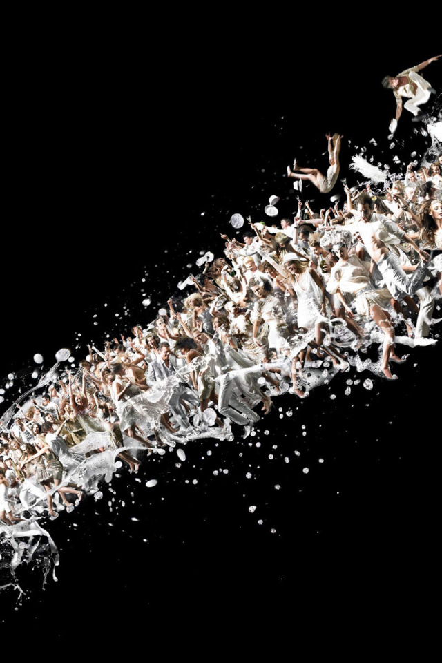 Люди в брызгах Мартини