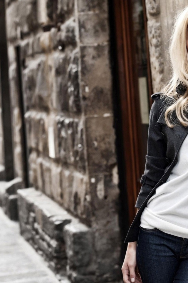 Девушка на улице