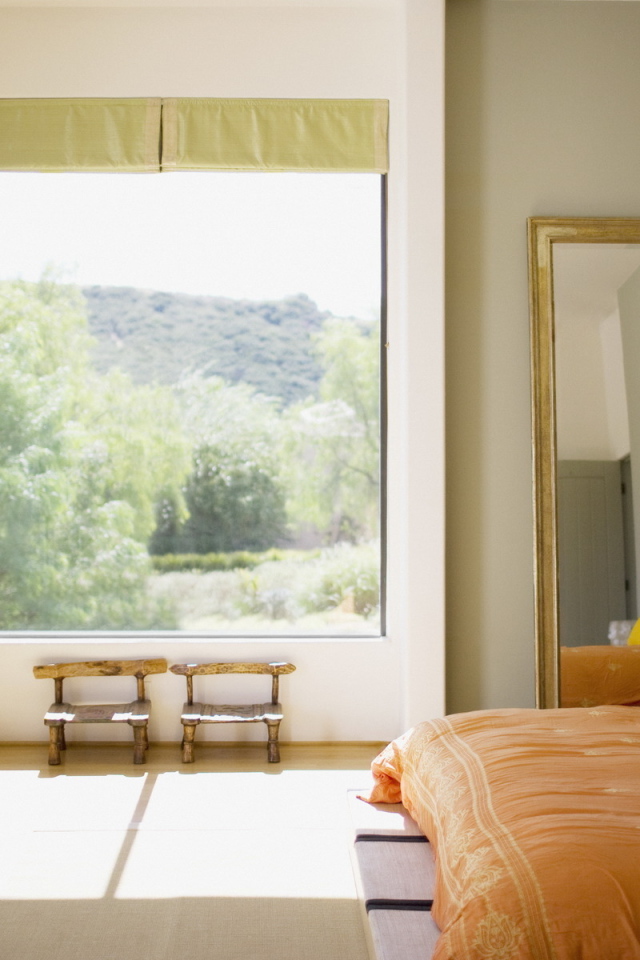 Спальня с камином