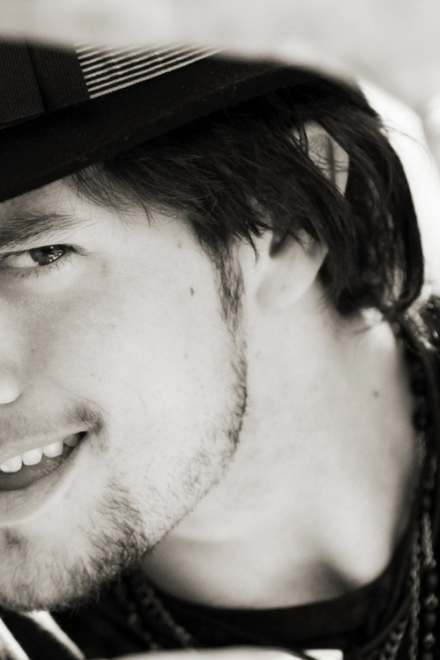 Jackson Rathbone и шляпа