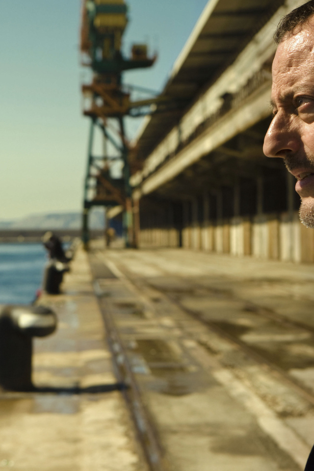 актер Жан Рено