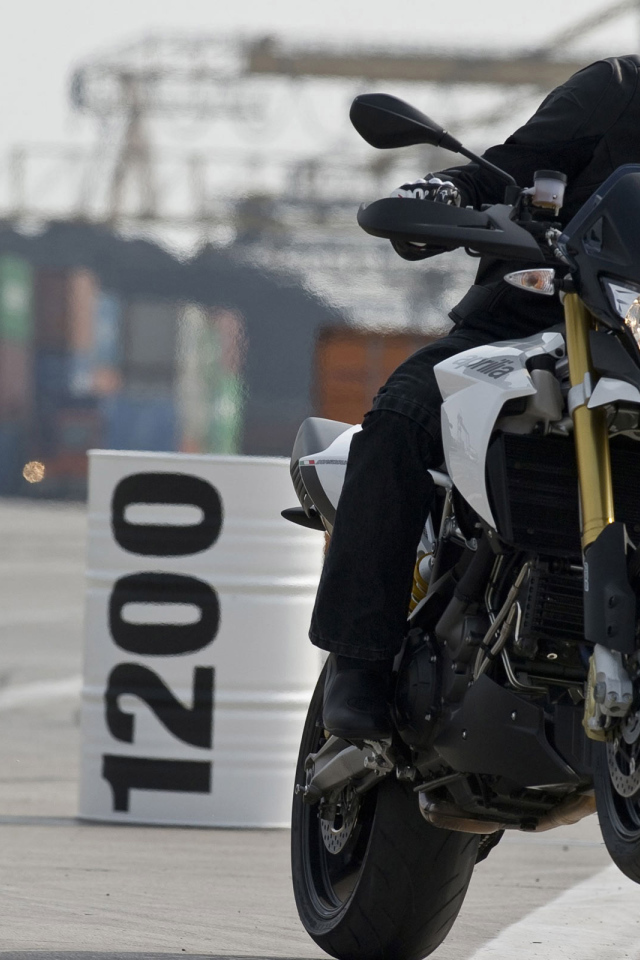 Aprilia Dorsoduro 1200