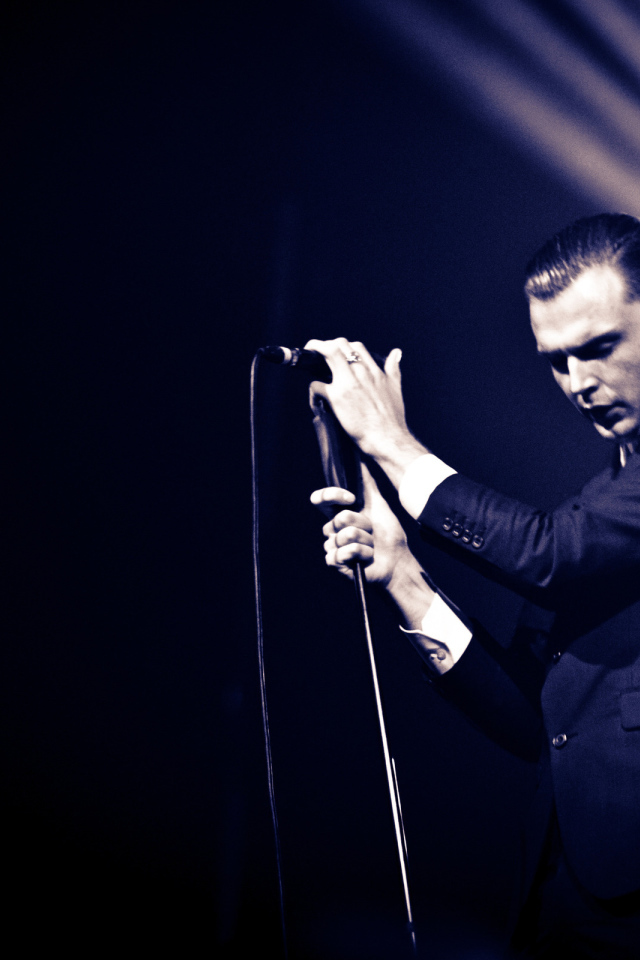 Theo Hutchcraft музыкант