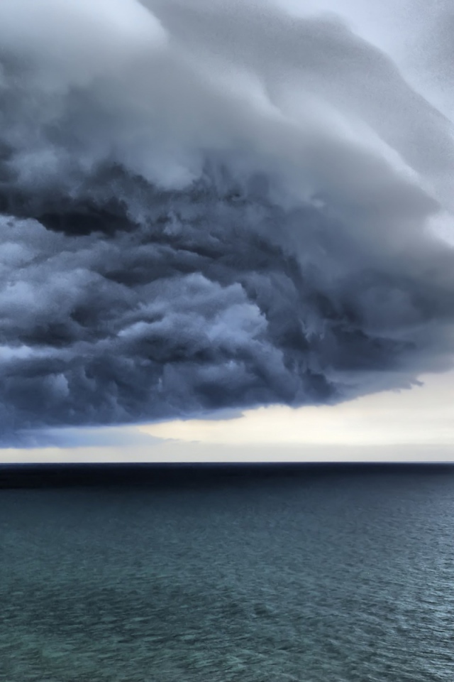 Гроза над морем
