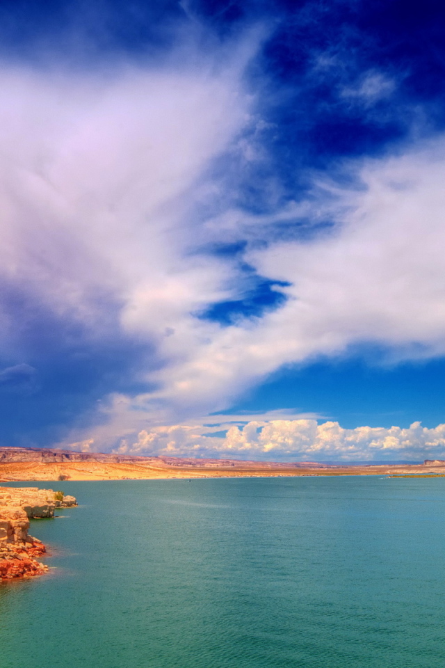 Озеро в пустыне