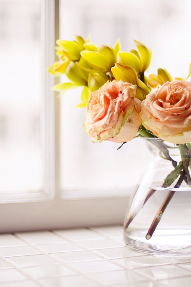 Цветы в вазе