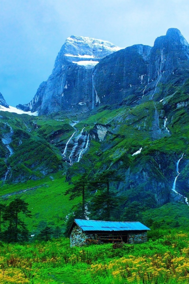 Хижина в горах