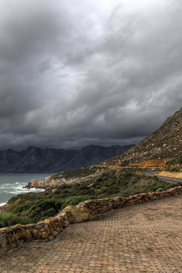 Горы и море