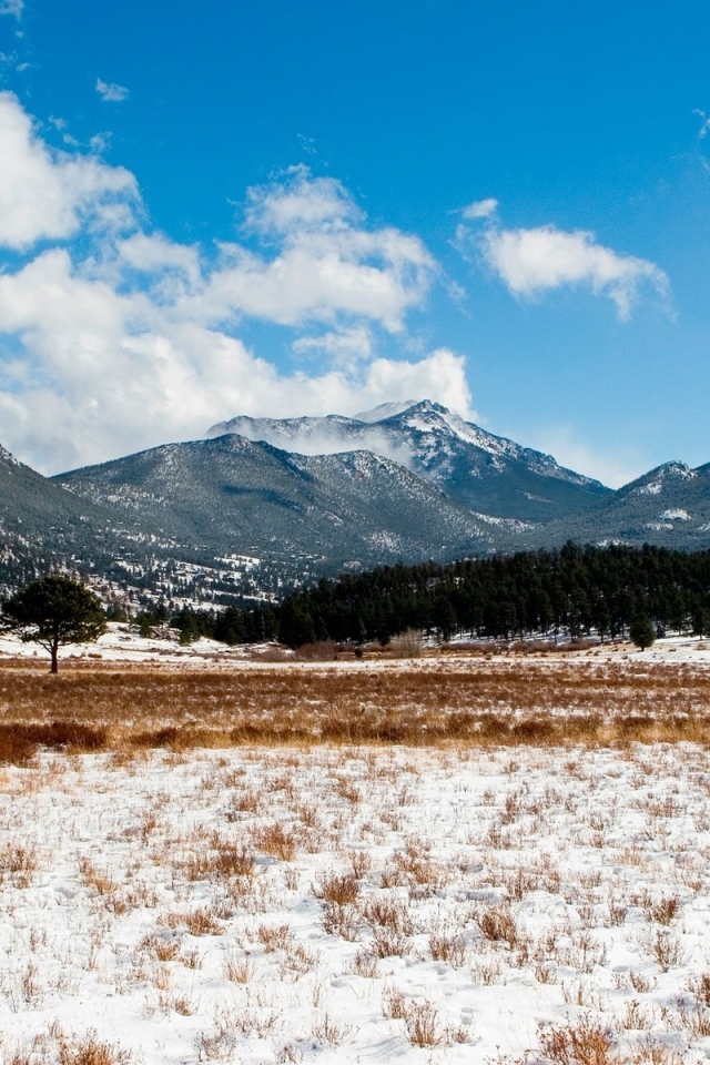 Горы на горизонте