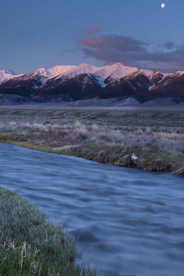 Горы на горизонте