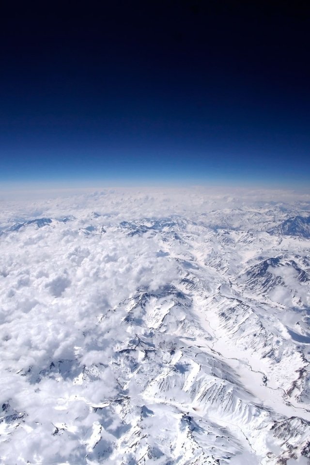 Вид сверху на горы