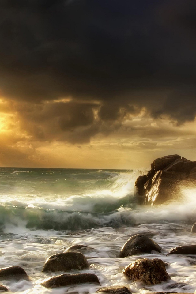 Неспокойное море