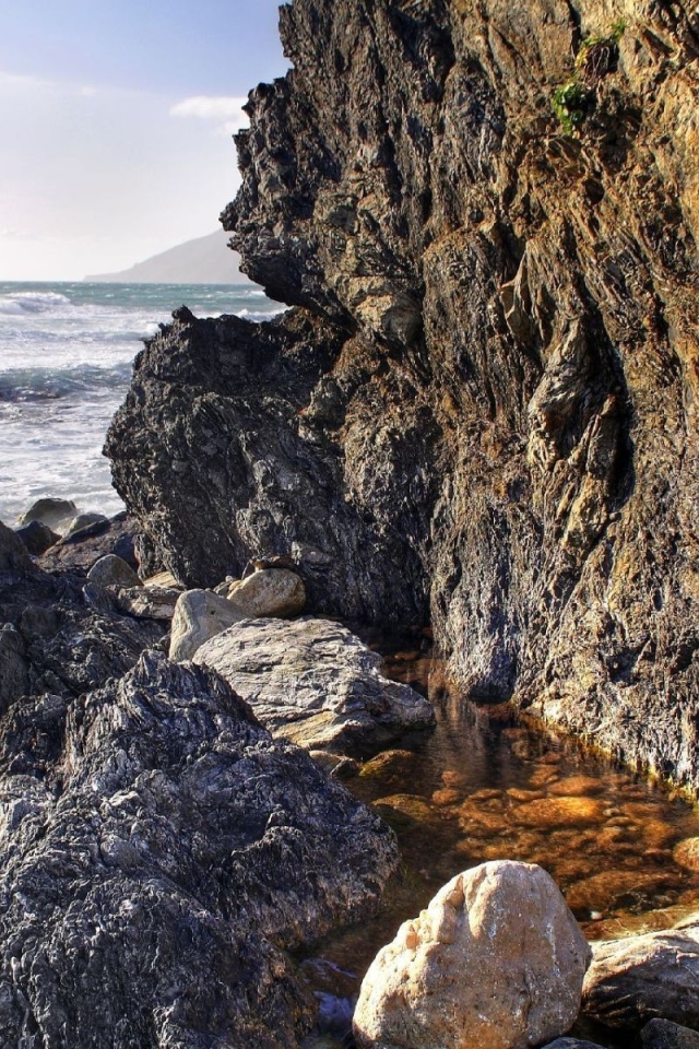 Береговые скалы