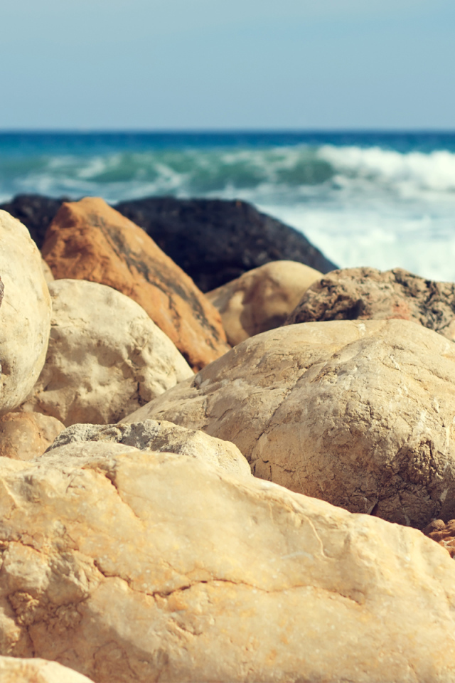 Прибрежные камни