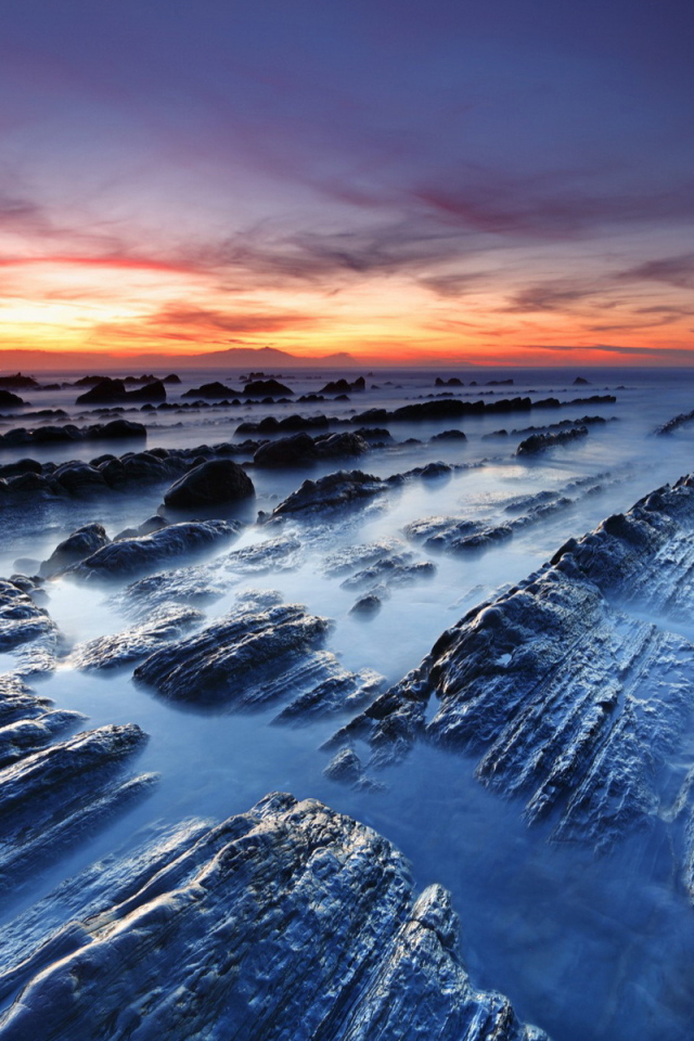 Прибрежные камни