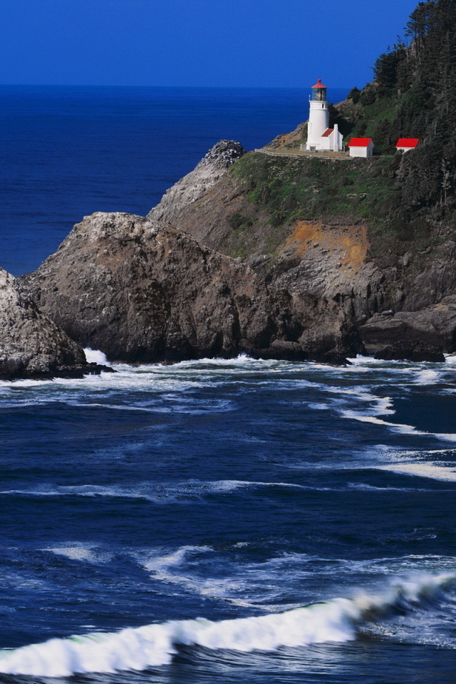 Маяк на склоне