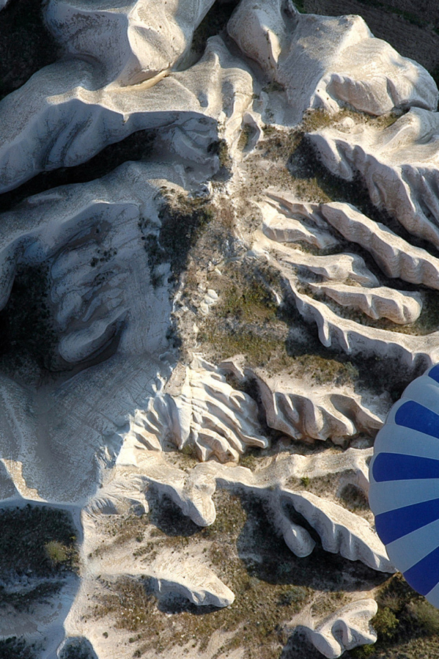 Горы и воздушный шар