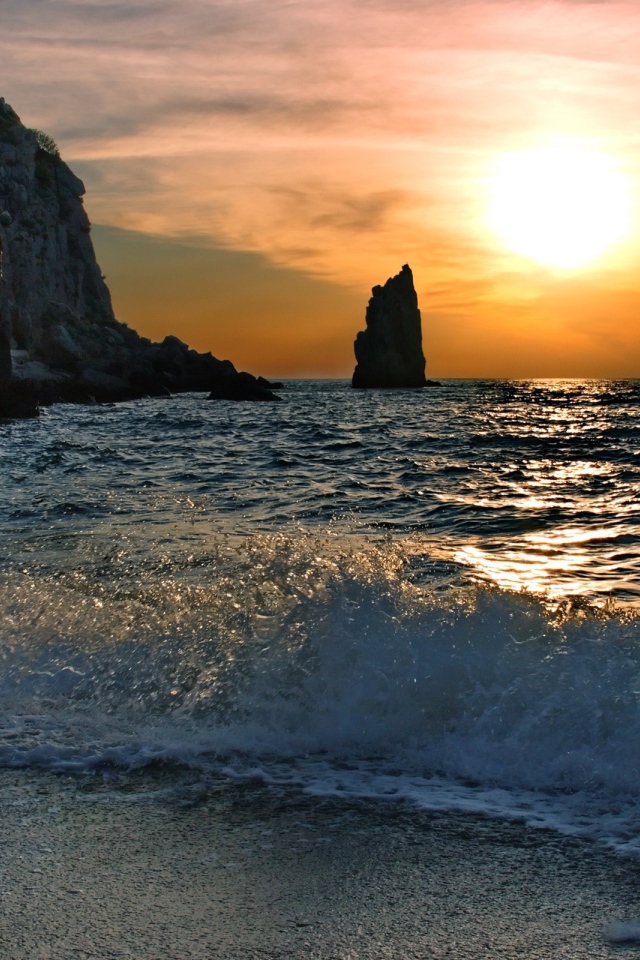 Брызги волн