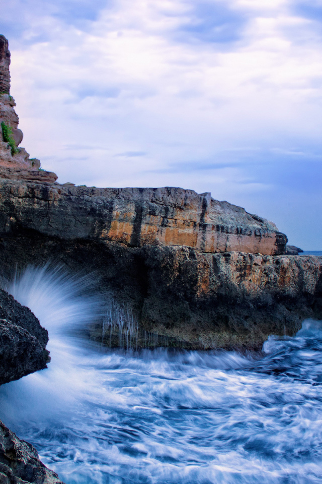 Каменный берег