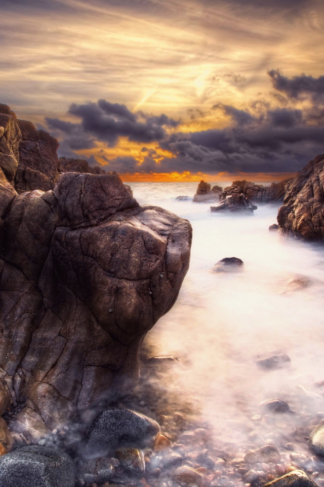 Каменный берег