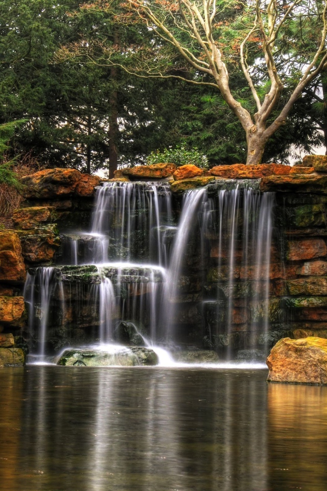 Ручей и камни