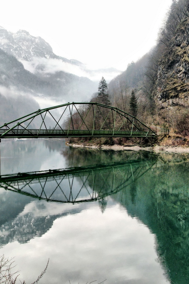 Зеленое озеро