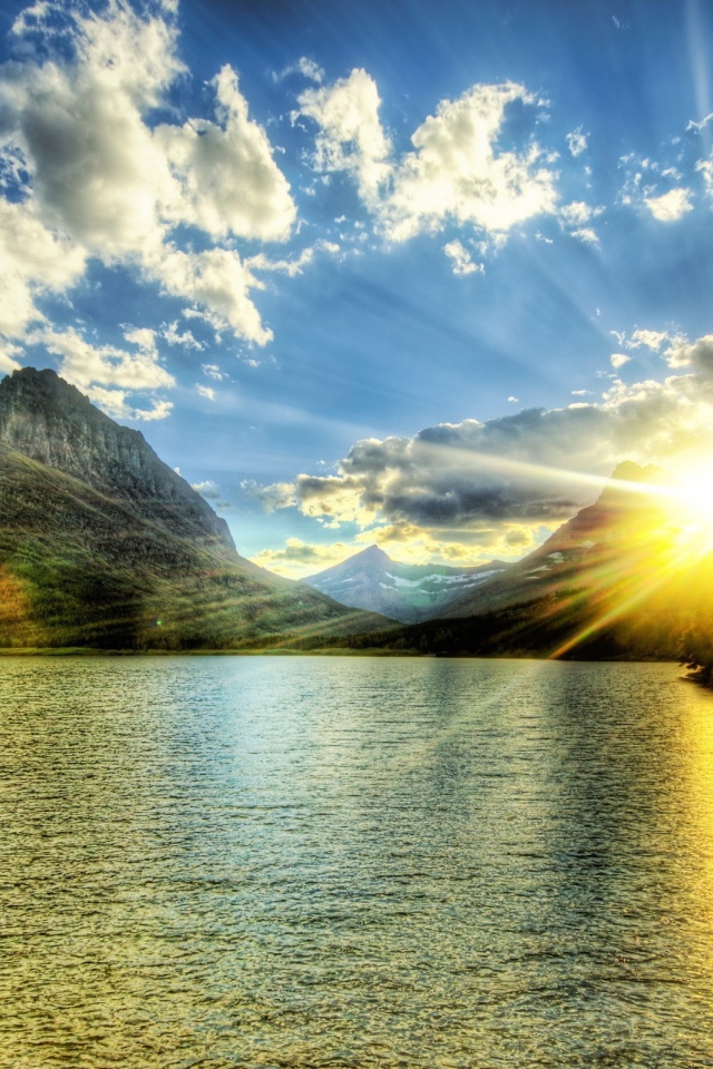 Озеро на рассвете