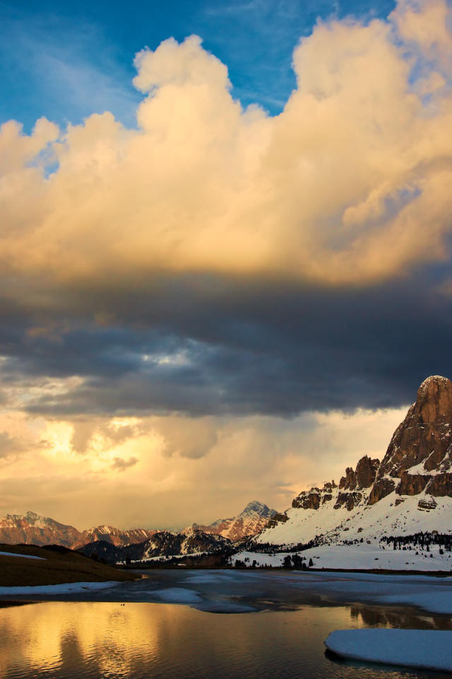 Горное озеро