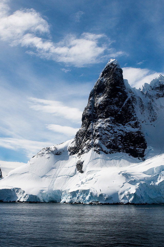 Скала над морем