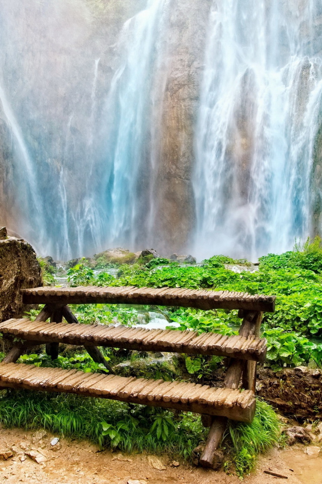 Удивительный водопад