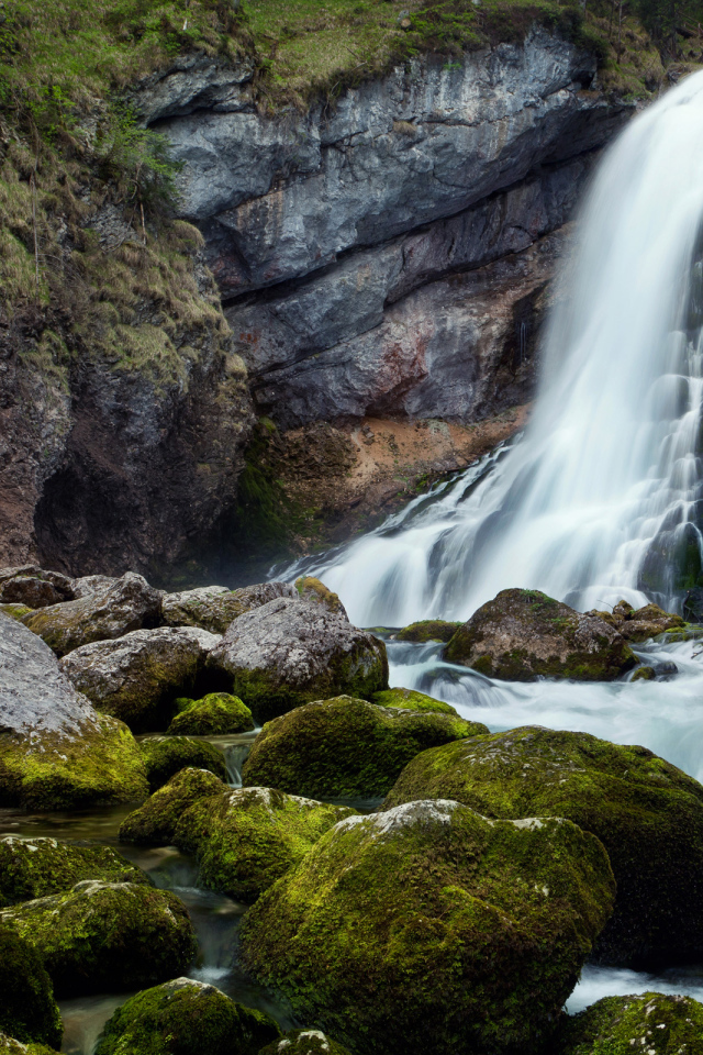 Маленький водопад