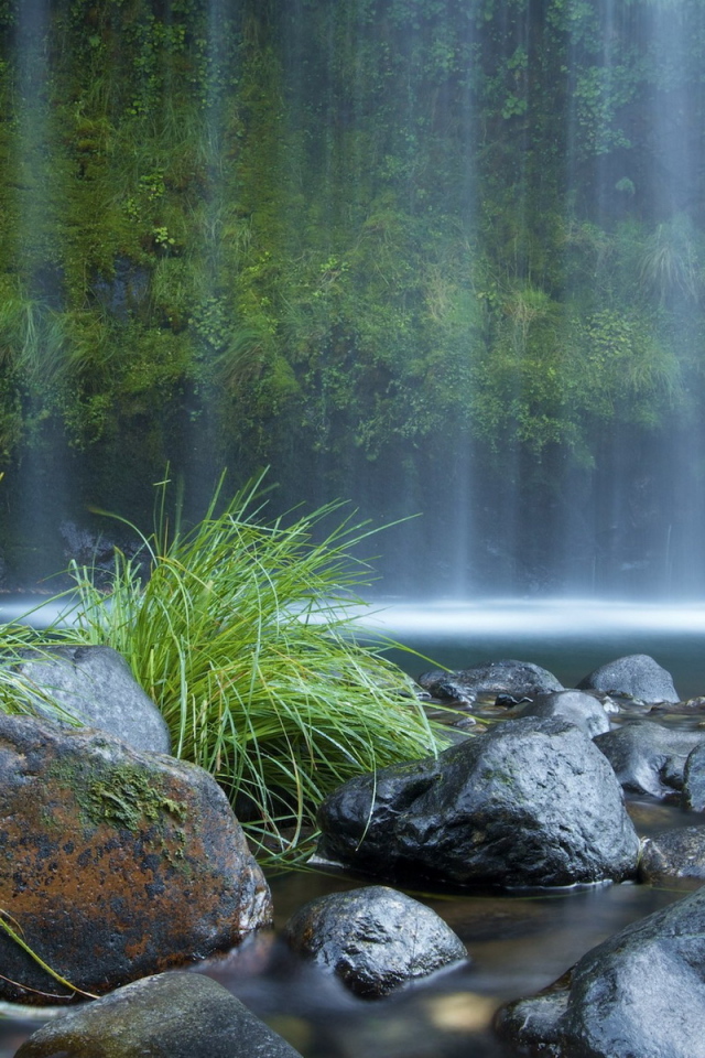 Стена водопада