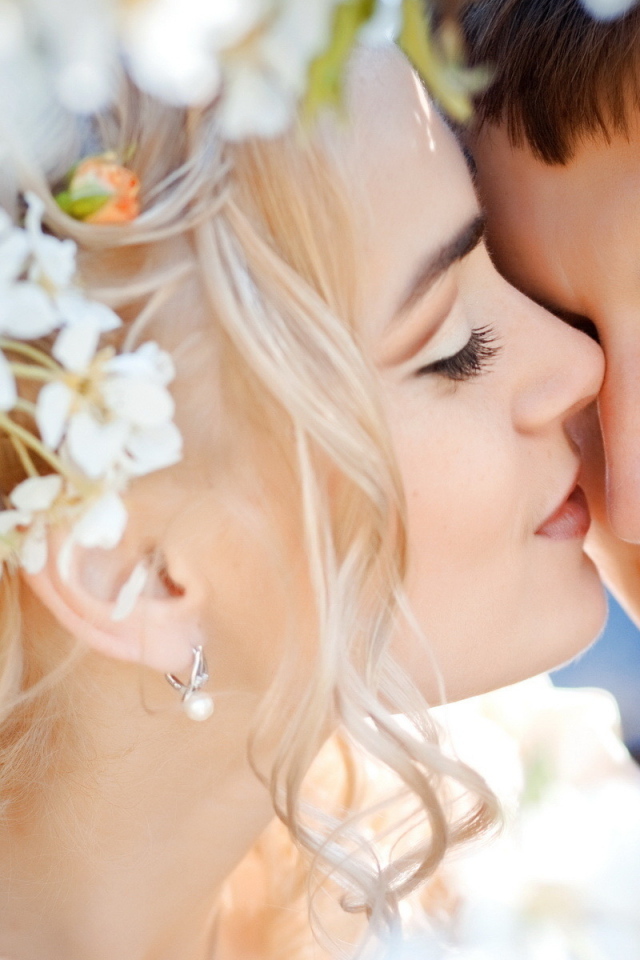 Молодожены