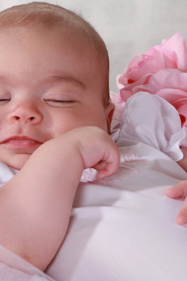 Засыпающая девочка