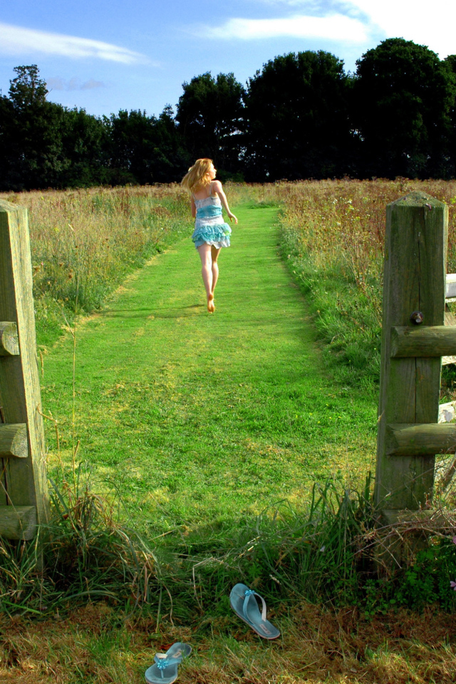 Босиком по траве