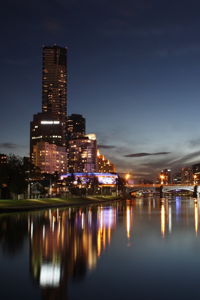 Ночное отражение города