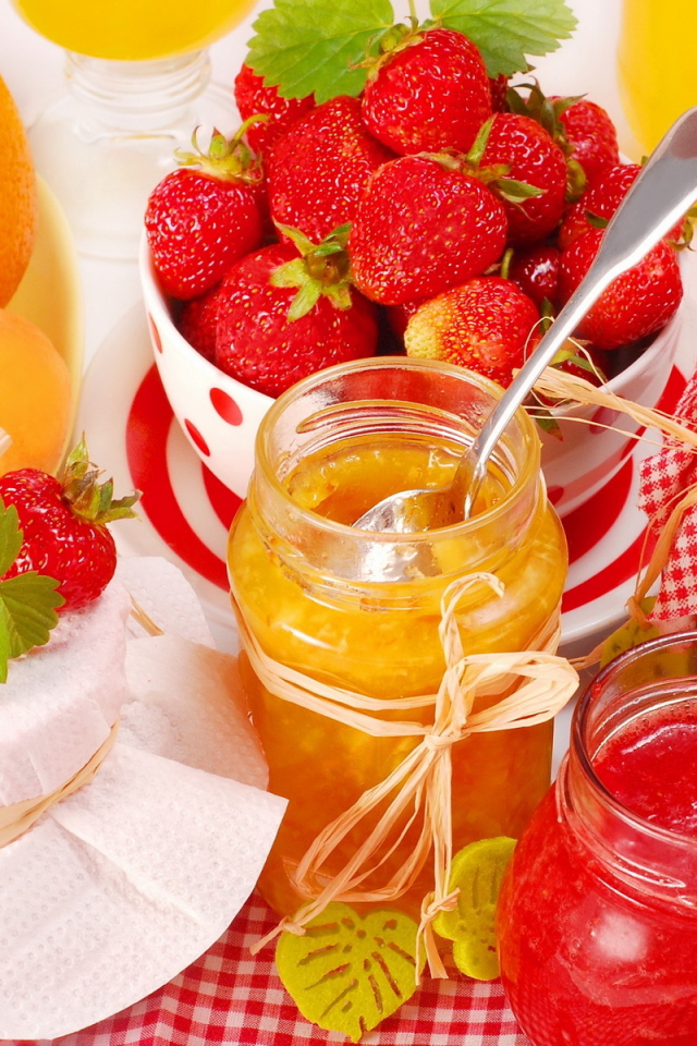 Фрукты и варенье