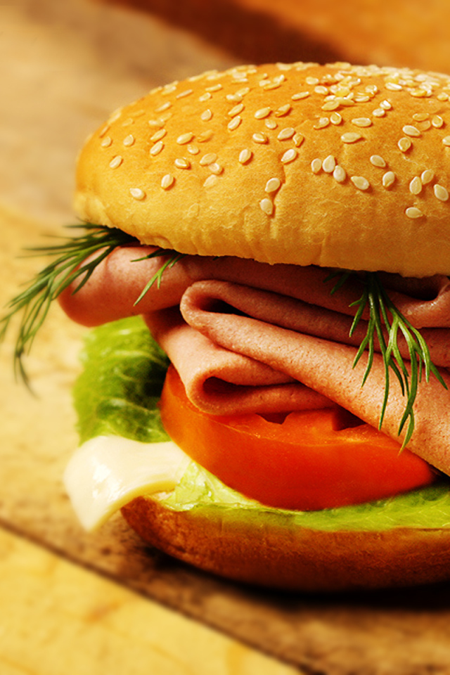 Гамбургер с ветчиной