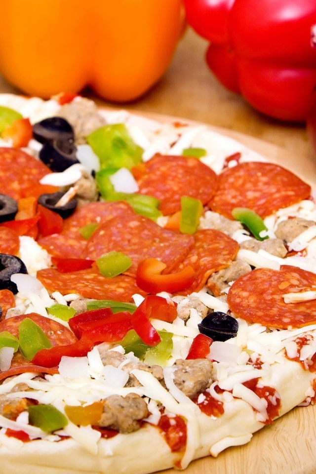 Пицца с салями