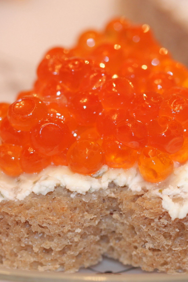 Бутерброд с икрой